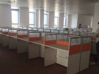 200余工位桌低價(jià)轉(zhuǎn)讓，僅需120元，助力武漢企業(yè)降本增效